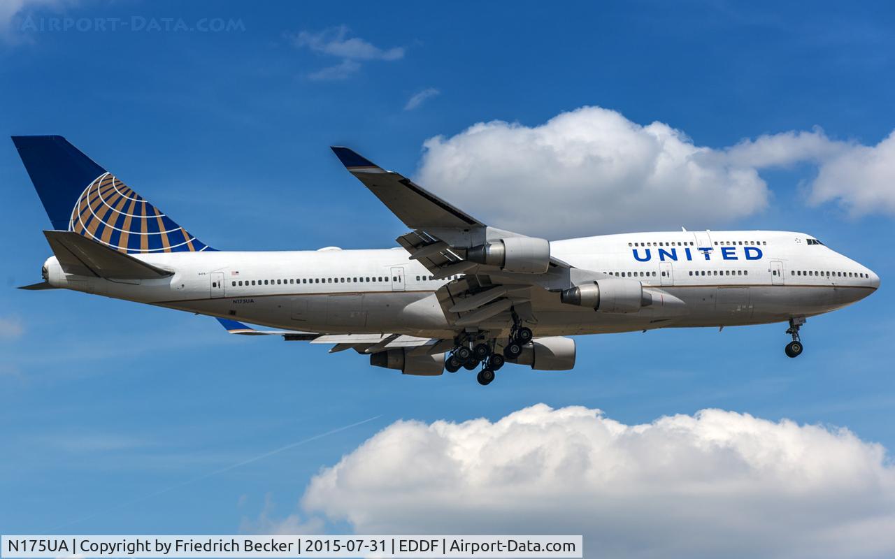 N175UA, 1990 Boeing 747-422 C/N 24382, on final RW07R