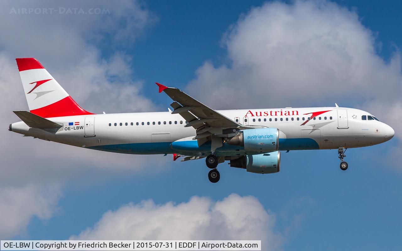OE-LBW, 2001 Airbus A320-214 C/N 1678, on final RW07R