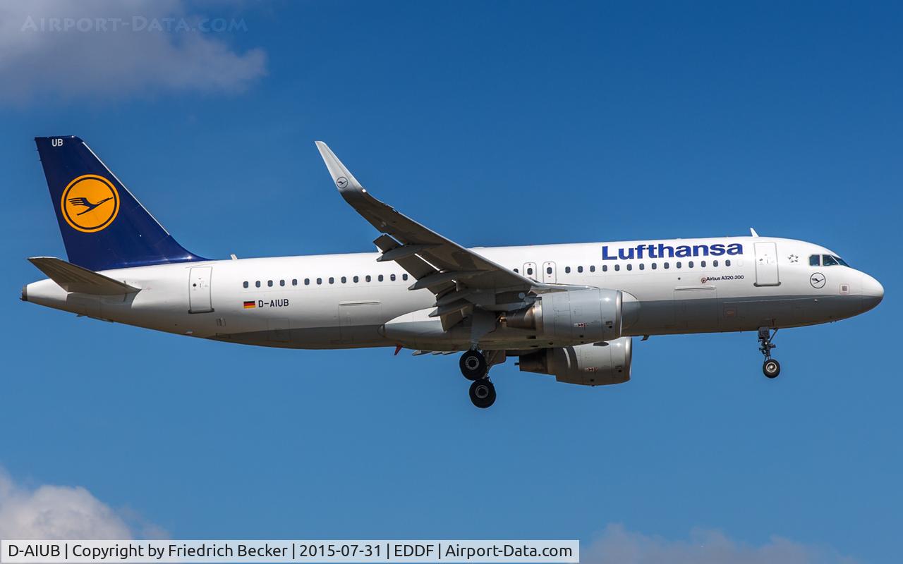 D-AIUB, 2014 Airbus A320-214 C/N 5972, on final RW07R