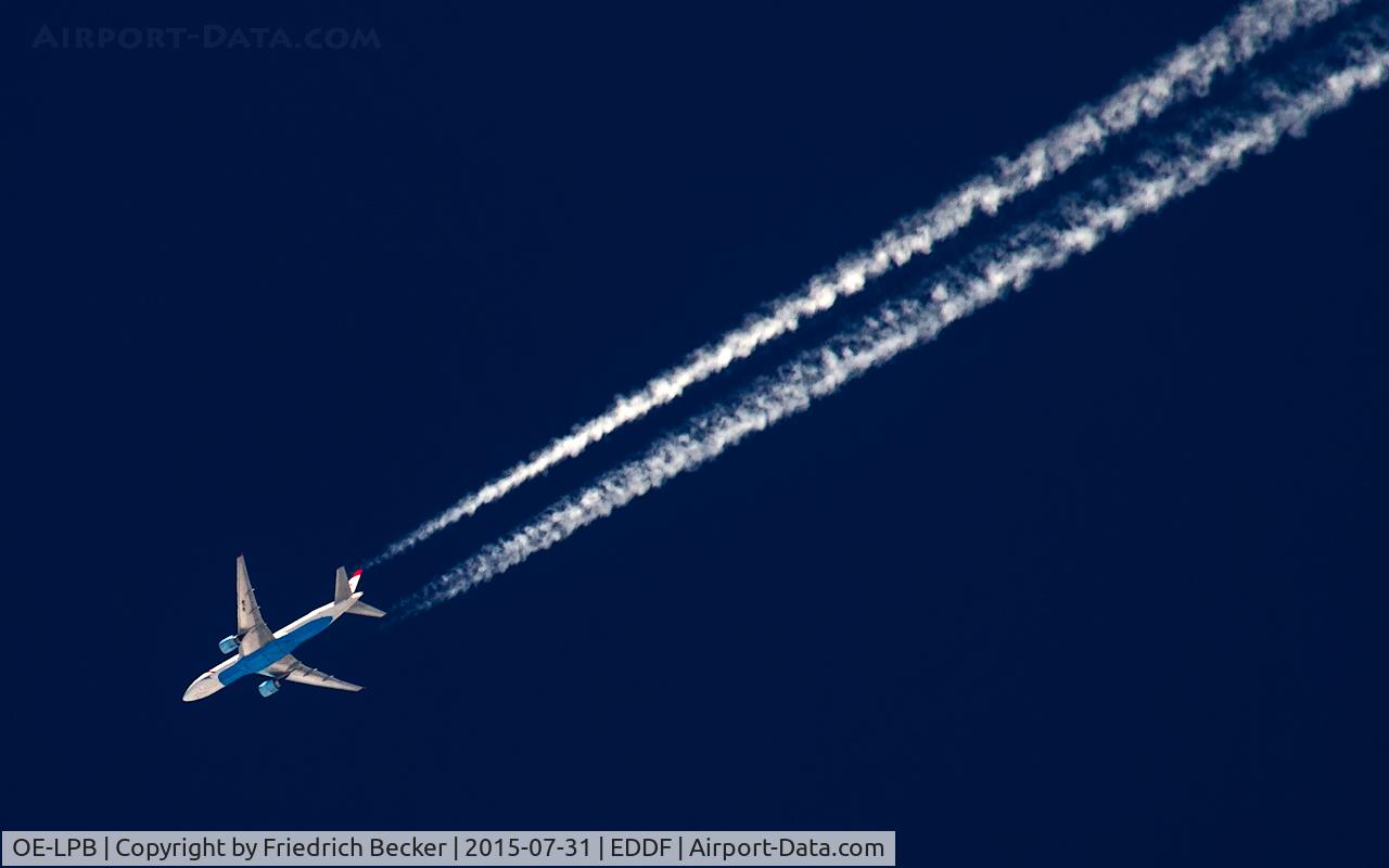 OE-LPB, 1998 Boeing 777-2Z9/ER C/N 28699, cruising westbound as AUA 87