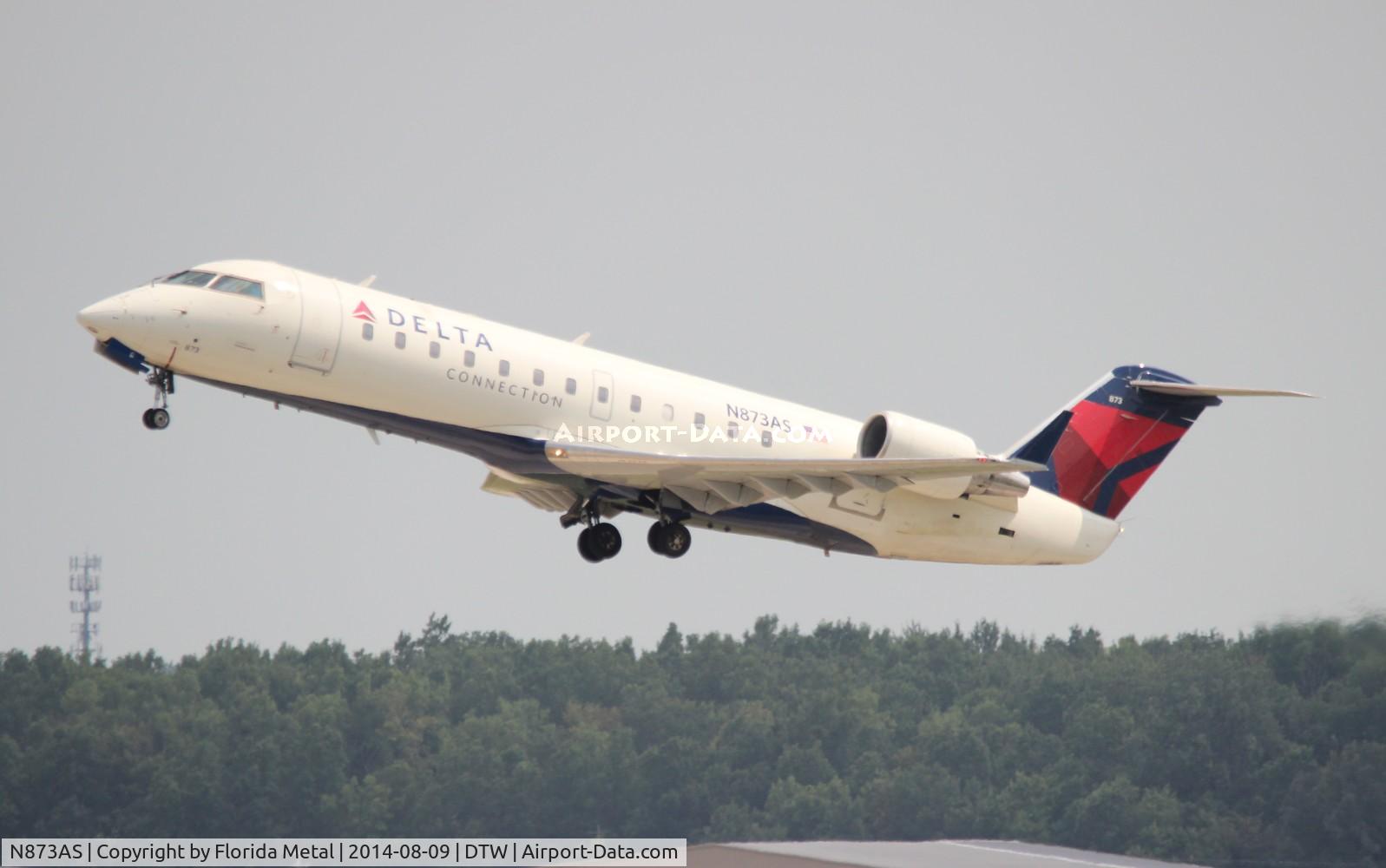 N873AS, 2001 Bombardier CRJ-200ER (CL-600-2B19) C/N 7549, Delta Connection