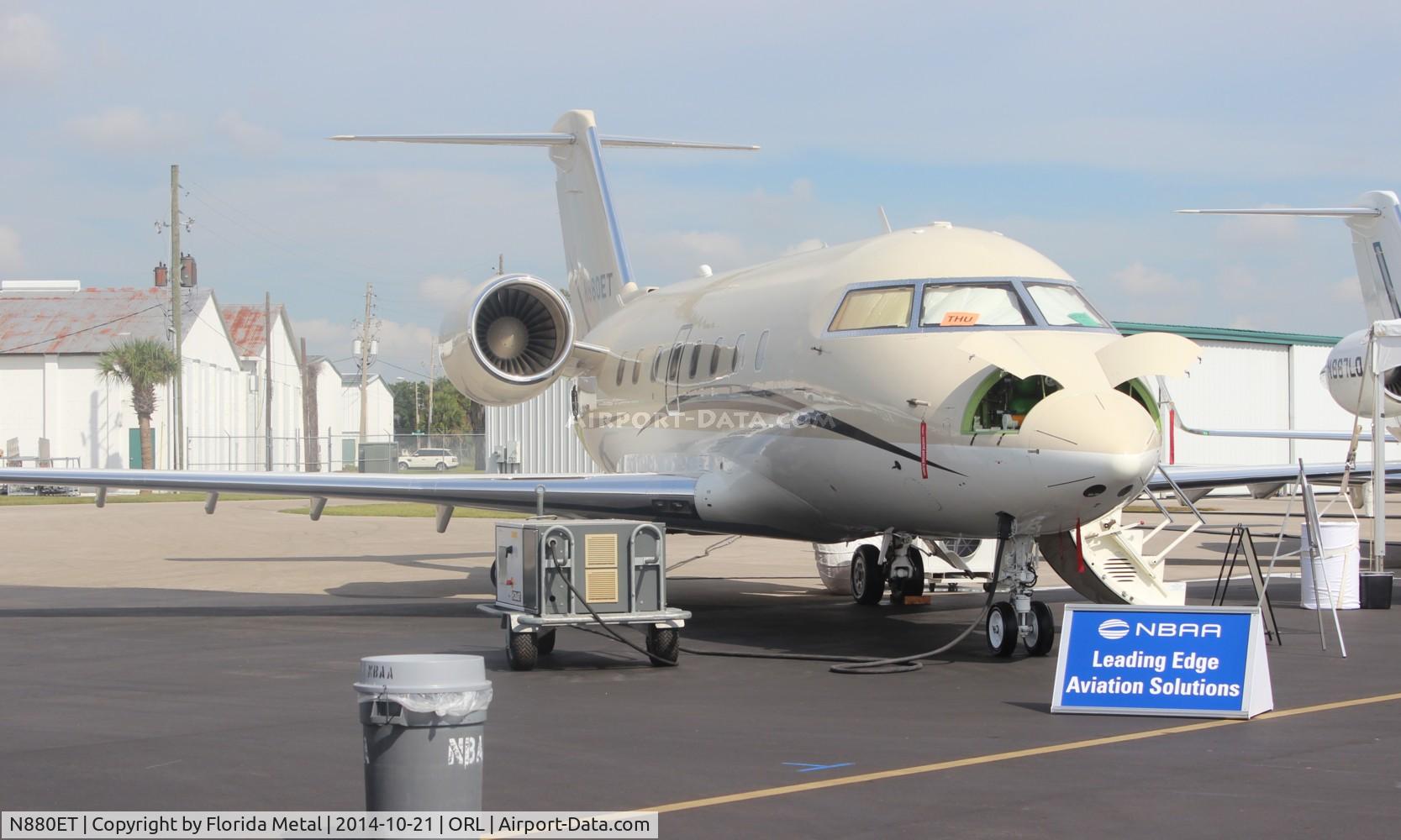 N880ET, 2001 Bombardier Challenger 604 (CL-600-2B16) C/N 5514, Challenger 604