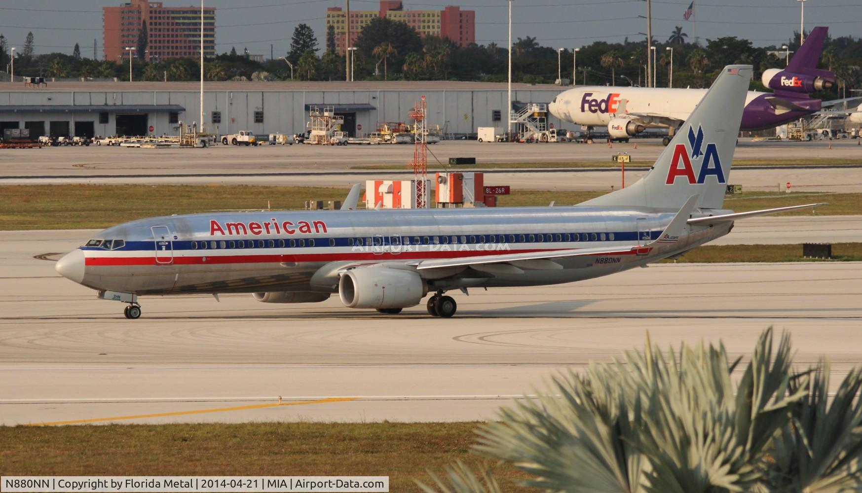 N880NN, 2011 Boeing 737-823 C/N 40769, American