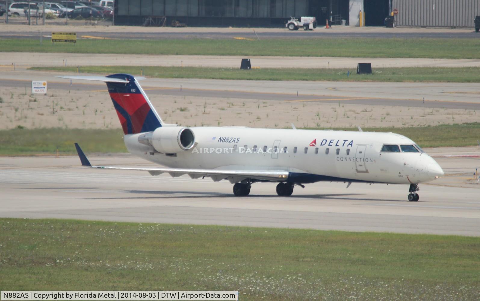 N882AS, 2001 Bombardier CRJ-200ER (CL-600-2B19) C/N 7503, Delta Connection