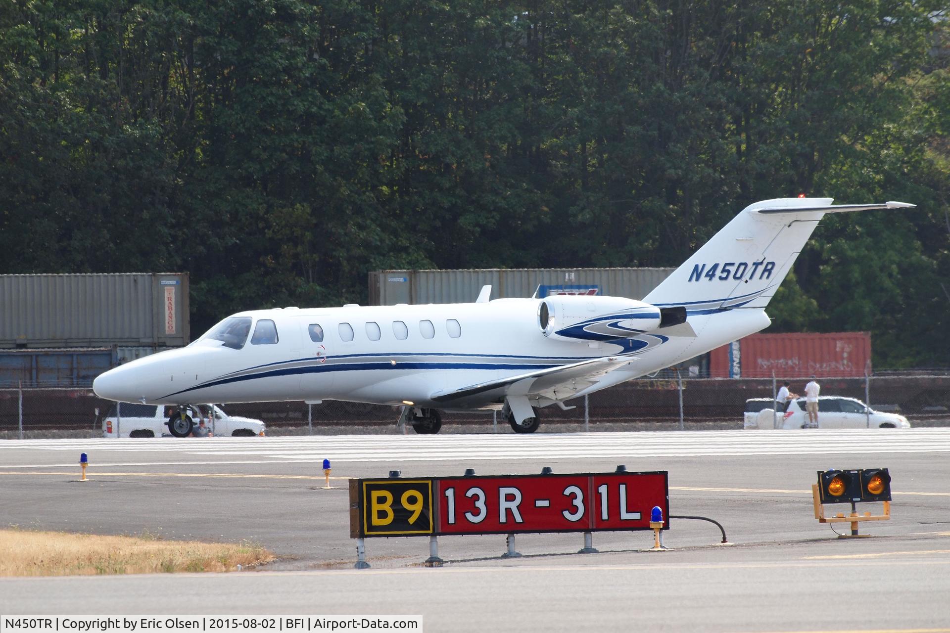 N450TR, 2000 Learjet Inc 45 C/N 093, Learjet 45 getting ready for takeoff.