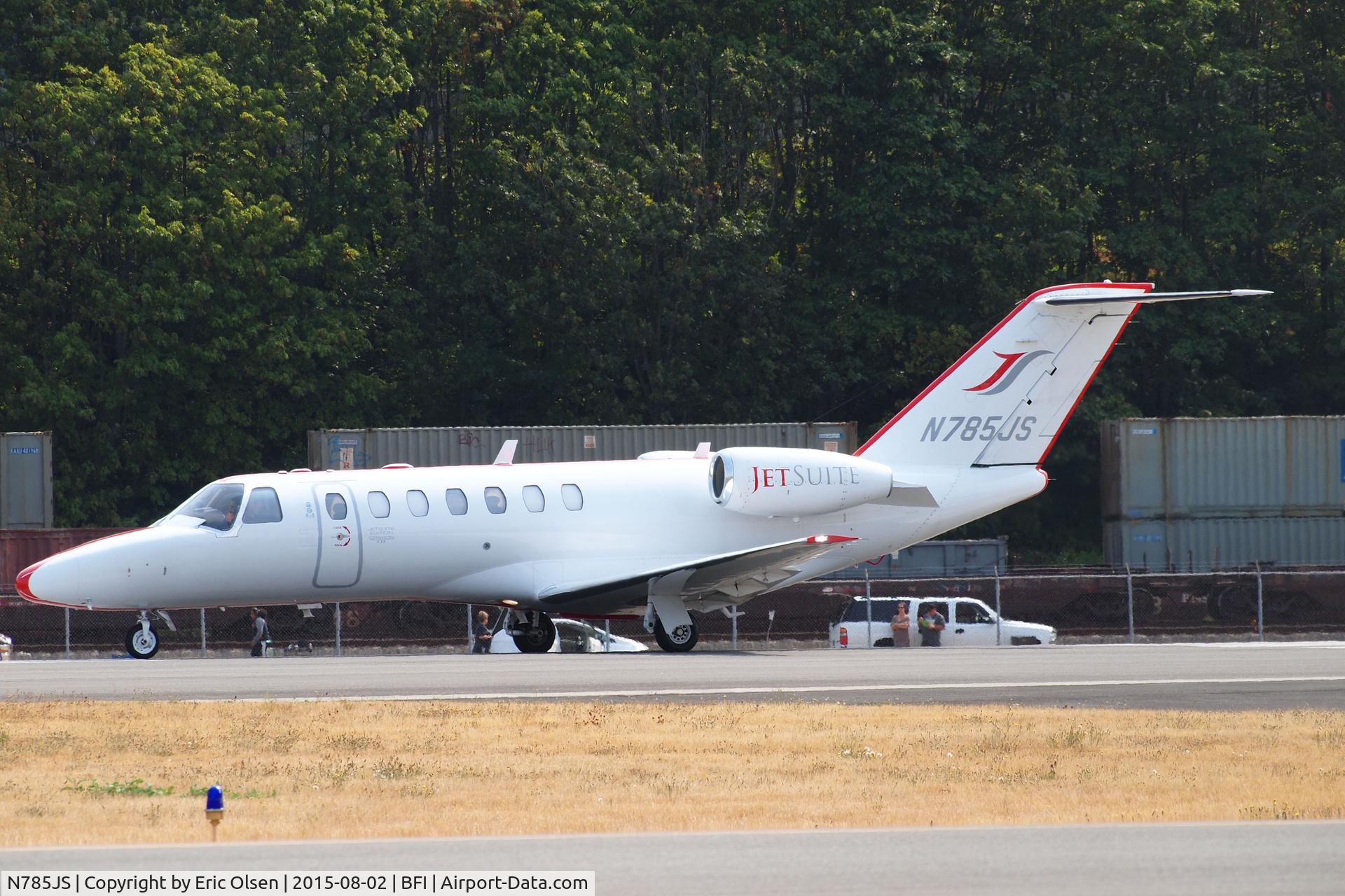 N785JS, 2006 Cessna 525B CitationJet CJ3 C/N 525B0082, 2006 Cessna 525B on it's take off roll.