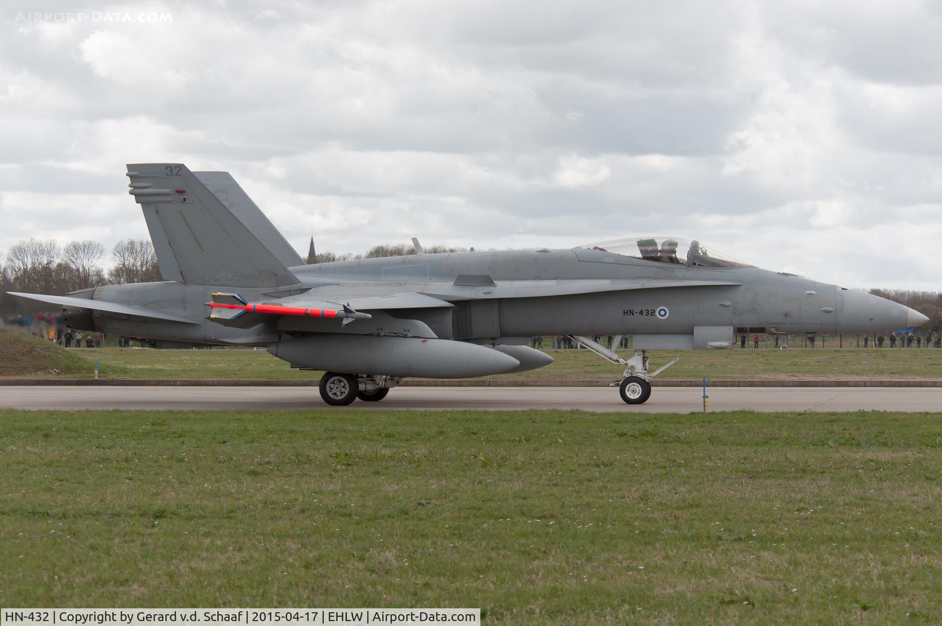 HN-432, McDonnell Douglas F-18C Hornet C/N 1437, Leeuwarden, April 2015