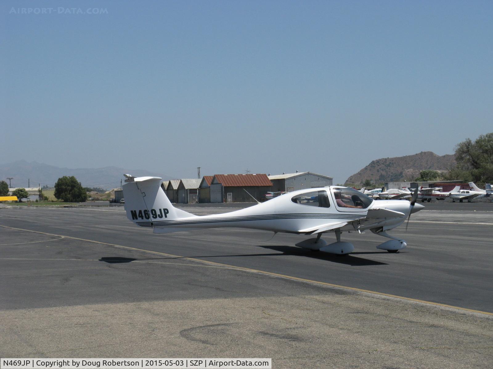 N469JP, Diamond DA-40 Diamond Star C/N 40.469, Diamond Aircraft Ind. DIAMOND DA-40 DIAMOND STAR, Lycoming IO-360-M1A 180 Hp, taxi