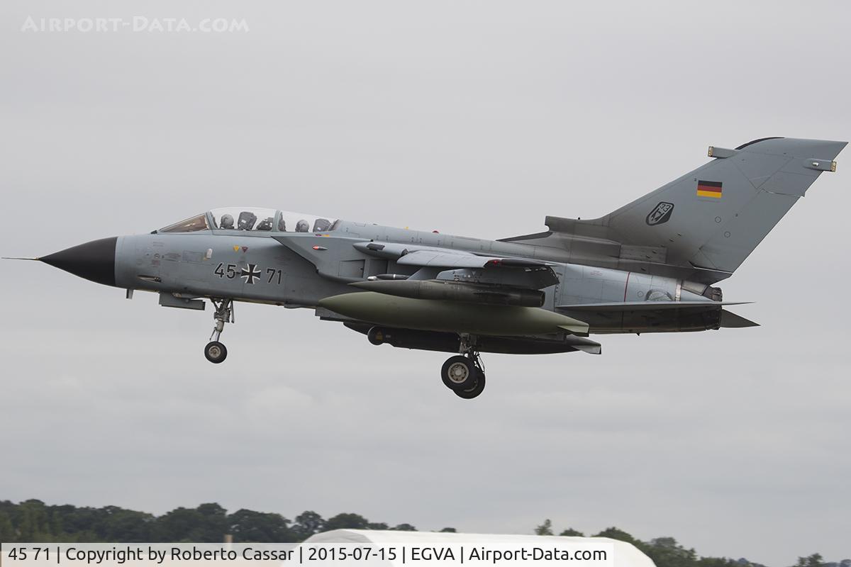 45 71, Panavia Tornado IDS C/N 678/GS214/4271, Fairford