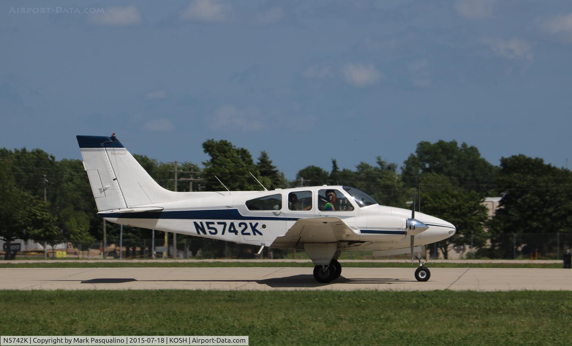 N5742K, 1964 Beech 95-B55 Baron C/N TC-729, Beech B55