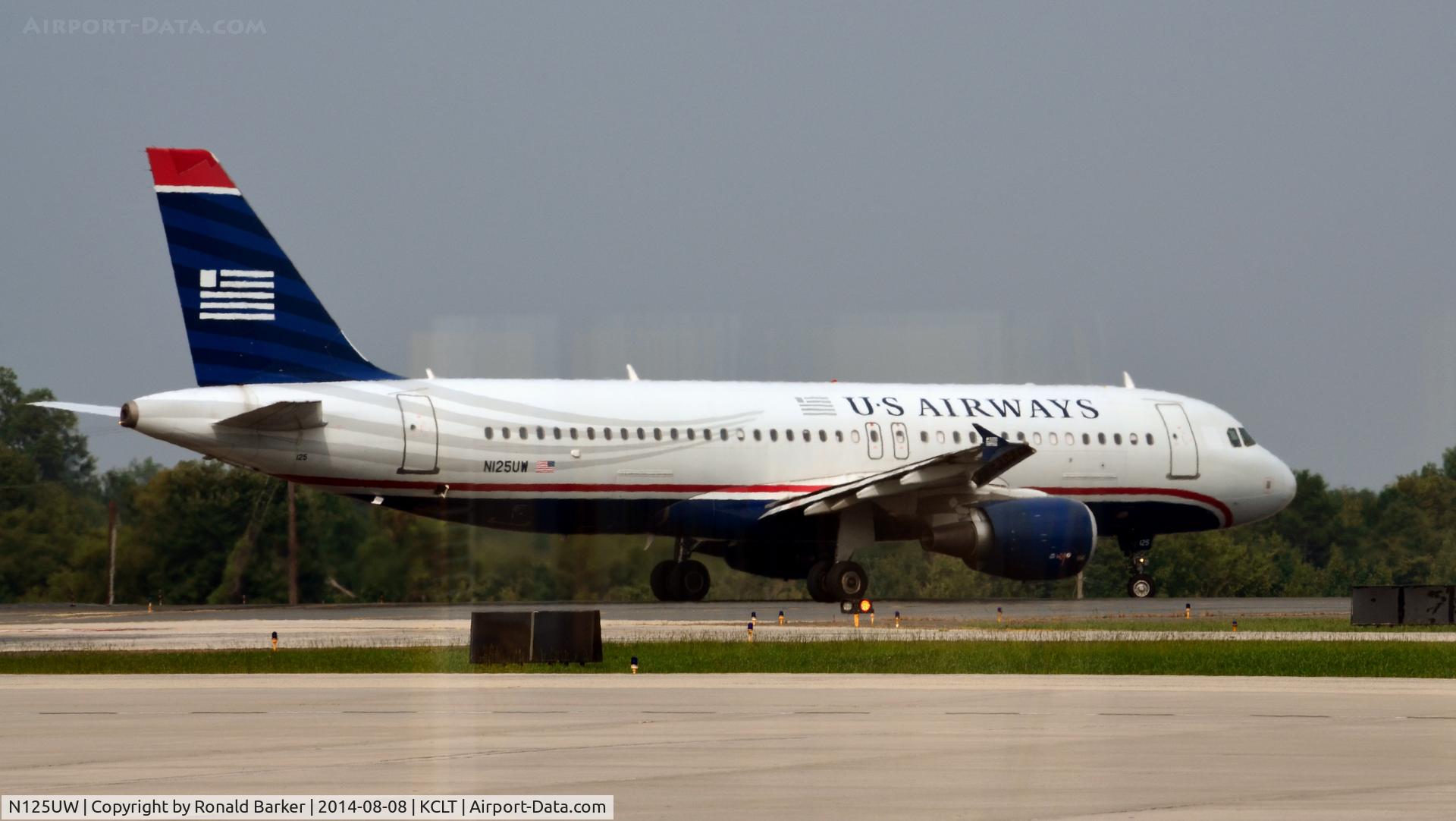 N125UW, 2009 Airbus A320-214 C/N 4086, Taxi CLT