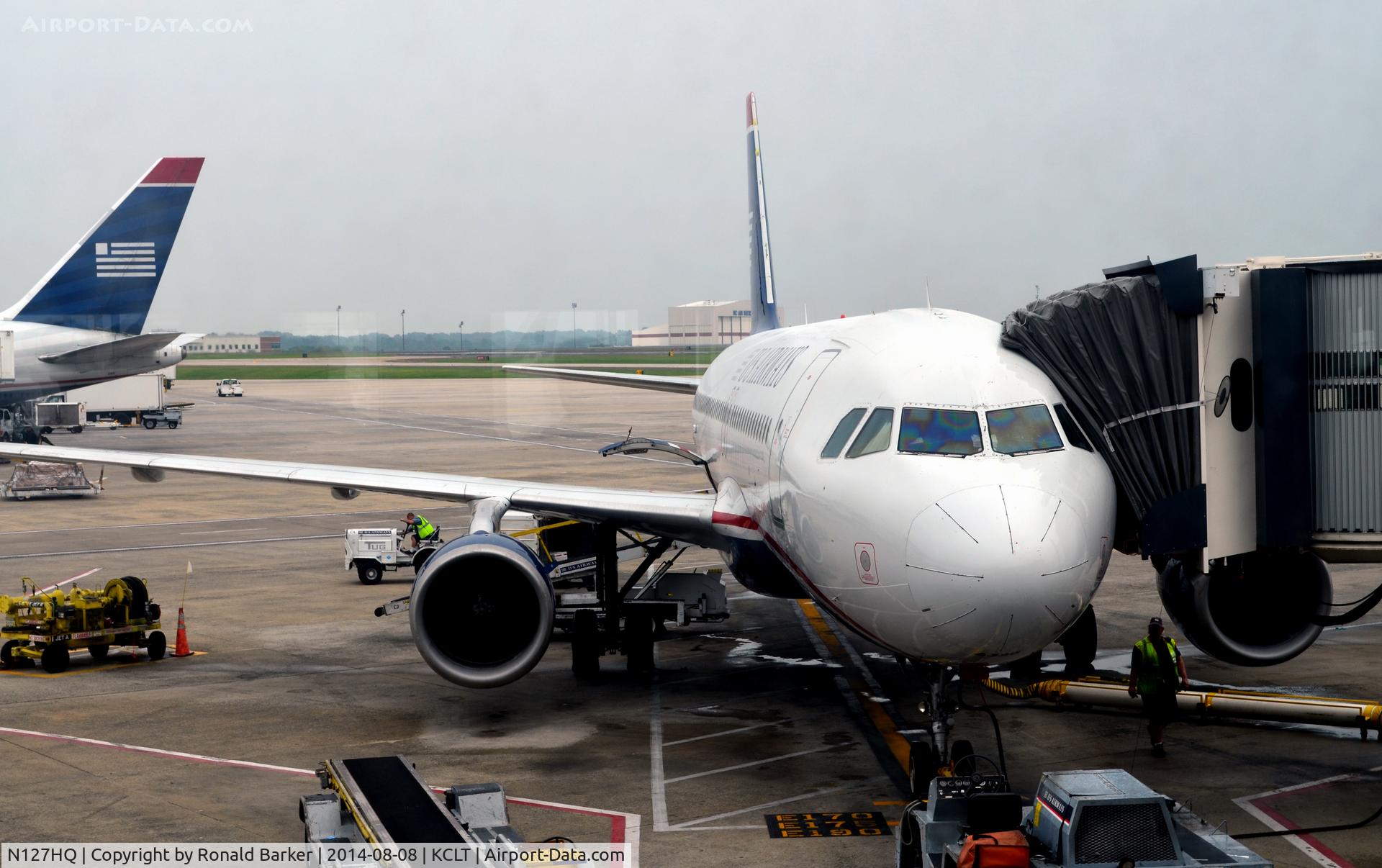 N127HQ, 2008 Embraer 175LR (ERJ-170-200LR) C/N 17000206, At the gate CLT