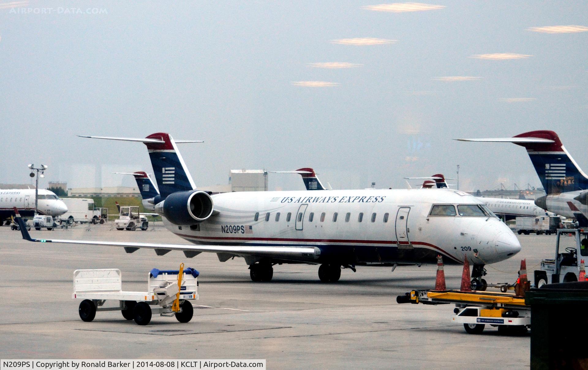 N209PS, 2003 Bombardier CRJ-200ER (CL-600-2B19) C/N 7874, Gate E27 CLT