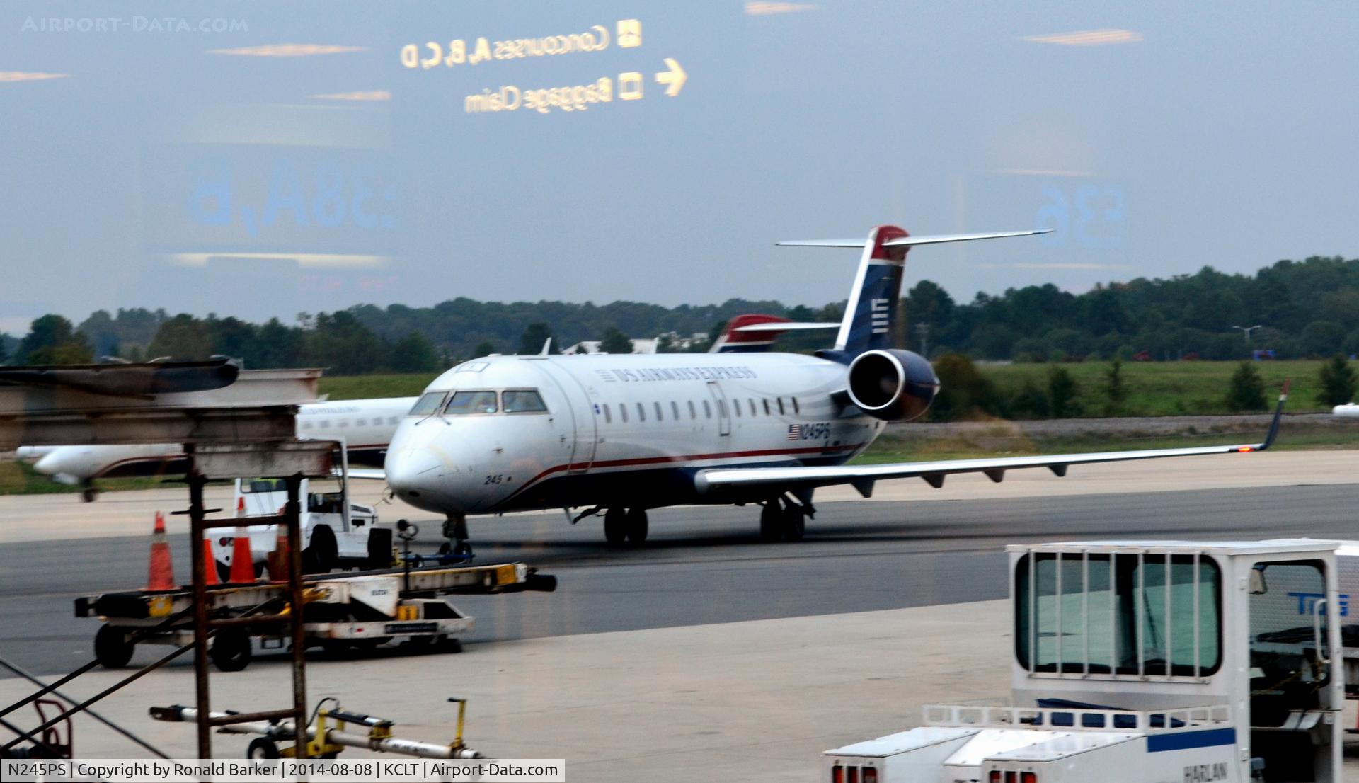 N245PS, 2004 Bombardier CRJ-200ER (CL-600-2B19) C/N 7919, Taxi CLT