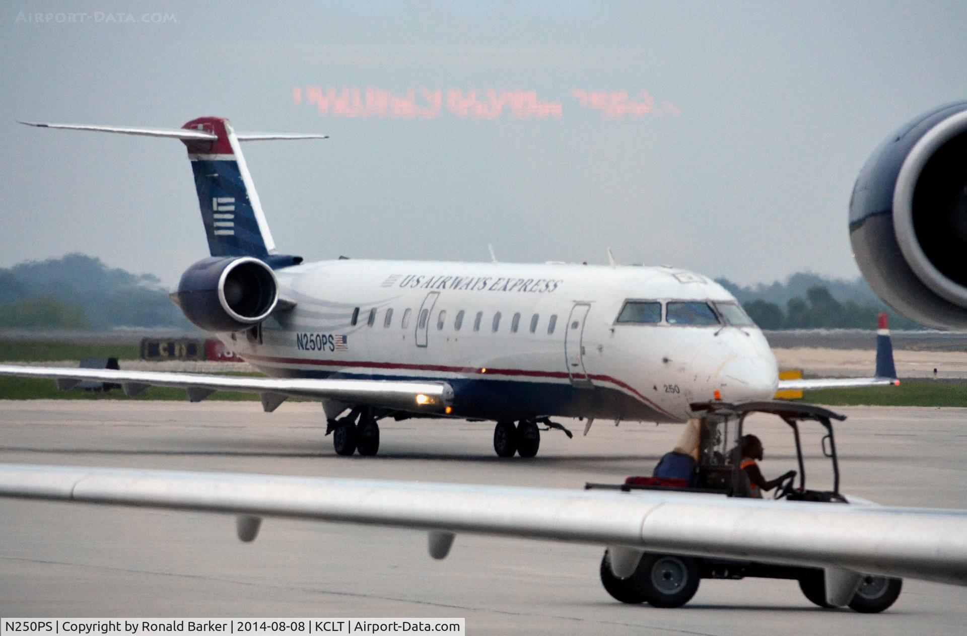 N250PS, 2004 Bombardier CRJ-200ER (CL-600-2B19) C/N 7929, Taxi CLT