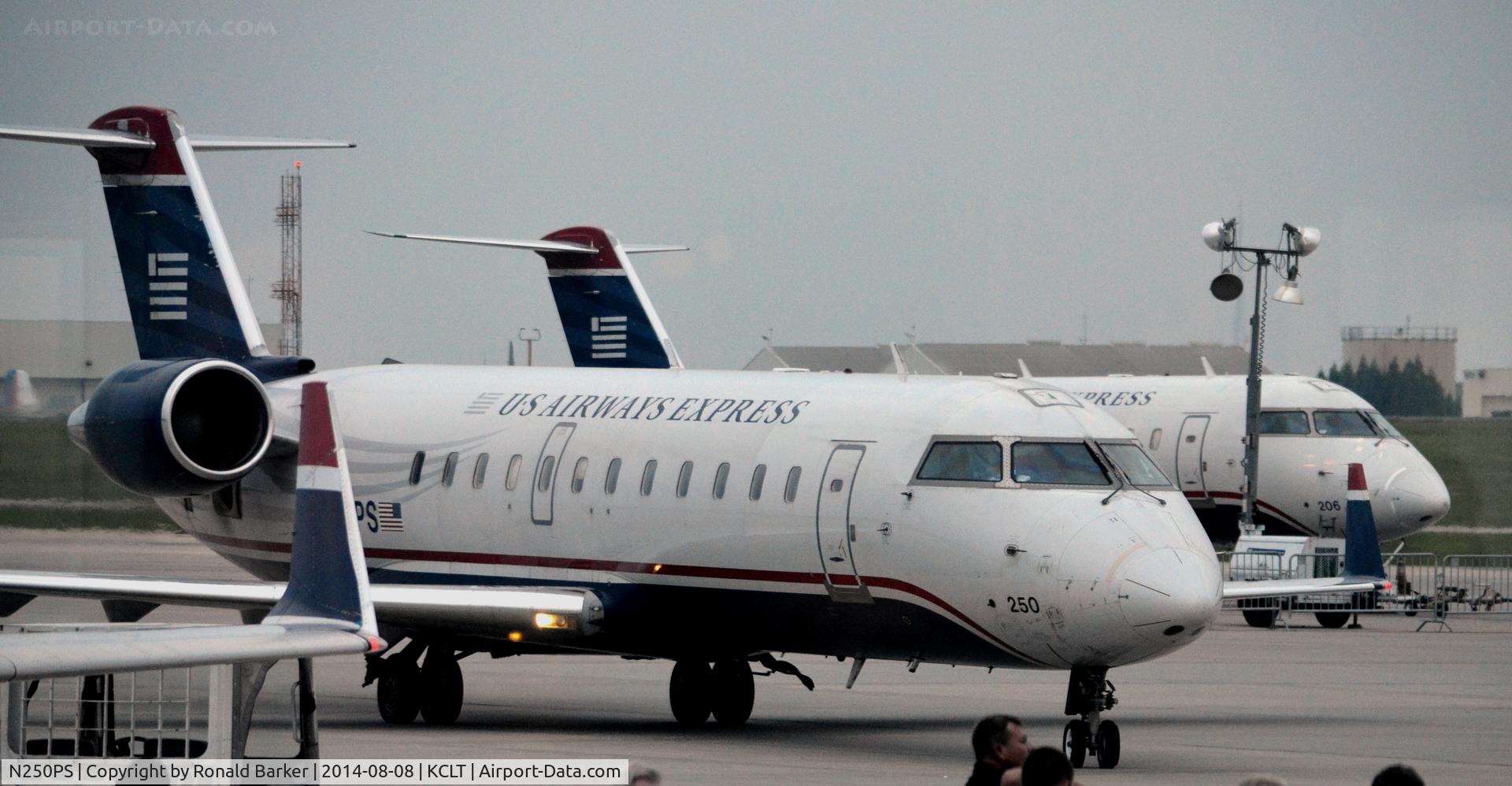 N250PS, 2004 Bombardier CRJ-200ER (CL-600-2B19) C/N 7929, Taxi CLT