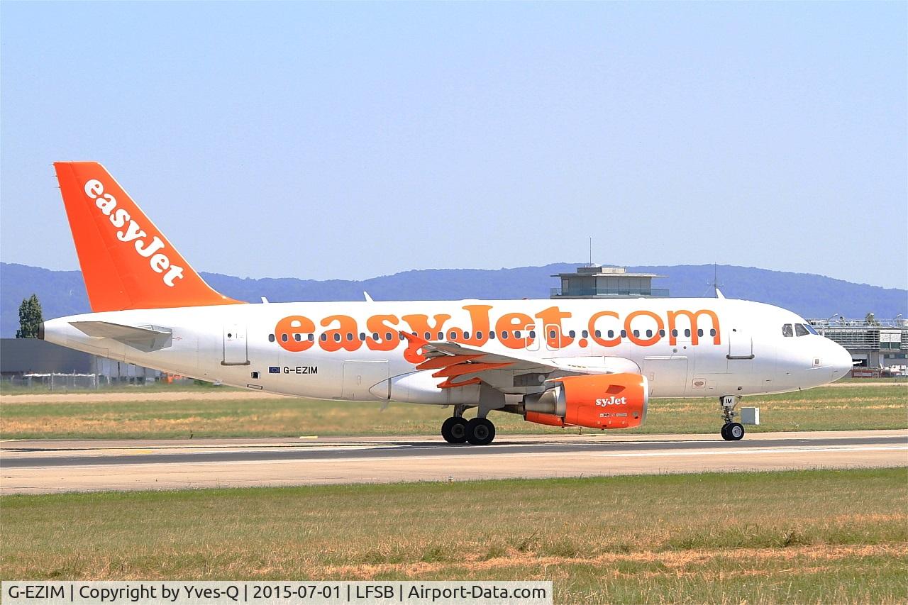 G-EZIM, 2005 Airbus A319-111 C/N 2495, Airbus A319-111, Lining up prior take off rwy 15, Bâle-Mulhouse-Fribourg airport (LFSB-BSL)