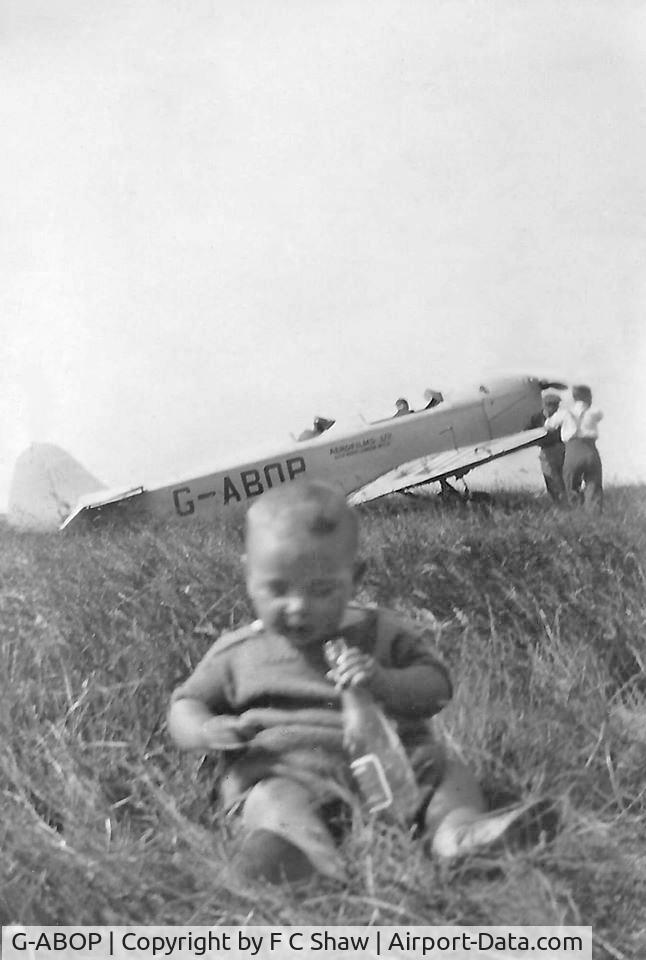 G-ABOP, Klemm L27-AVIII C/N 307, My Father, around 1935/36 in front of the aircraft