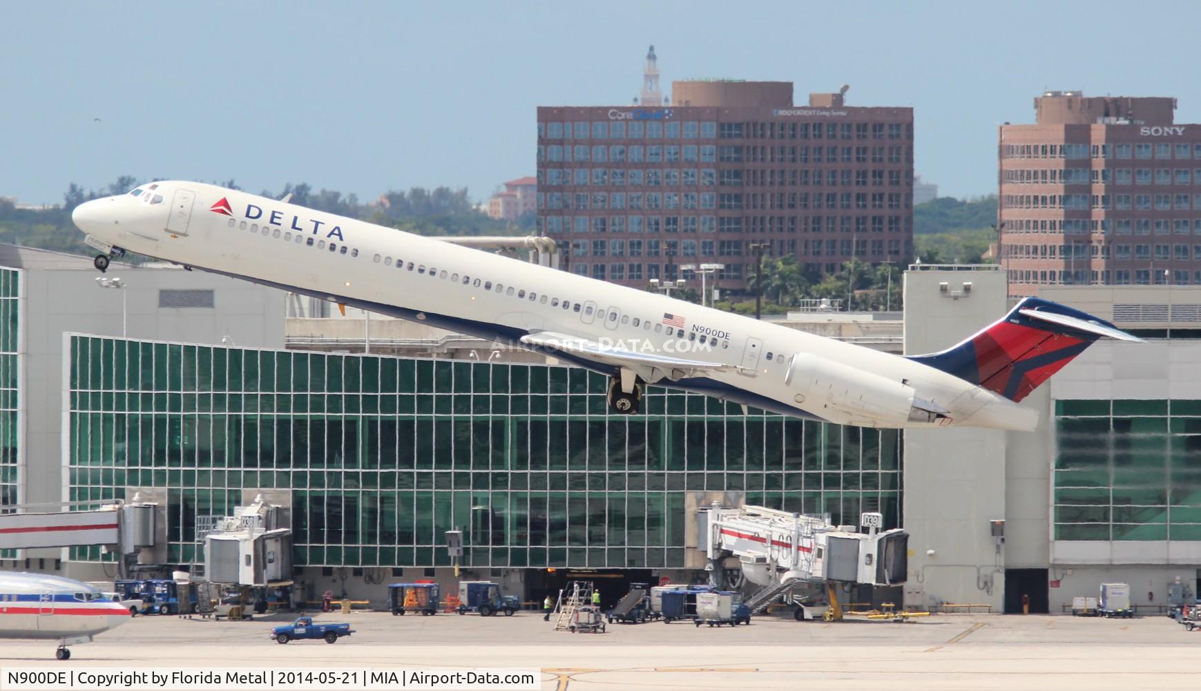 N900DE, 1992 McDonnell Douglas MD-88 C/N 53372, Delta