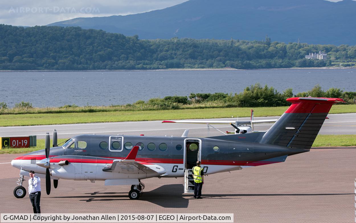 G-GMAD, 2013 Hawker Beechcraft 350C King Air C/N FM-54, On the apron at Oban Airport.