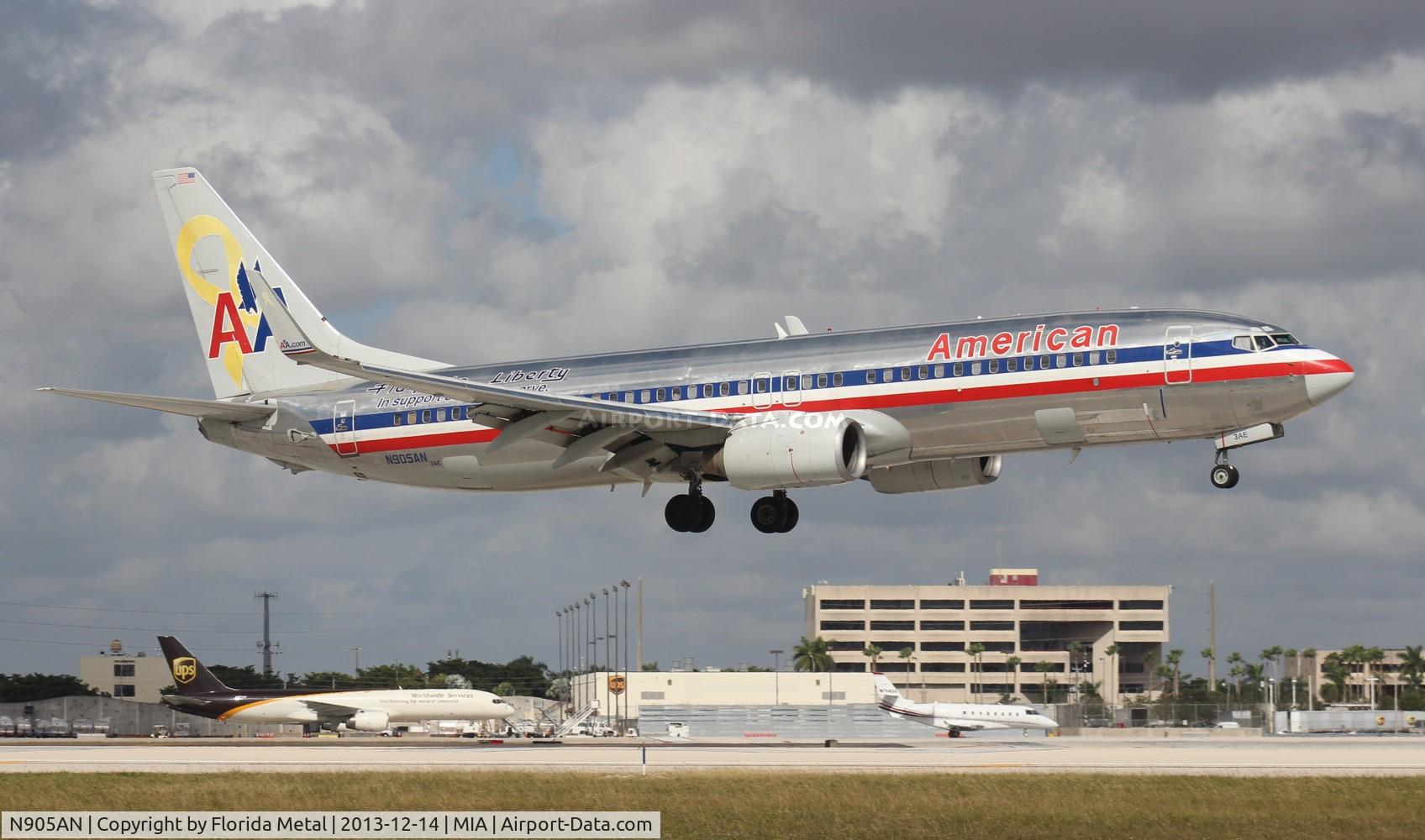 N905AN, 1999 Boeing 737-823 C/N 29507, American