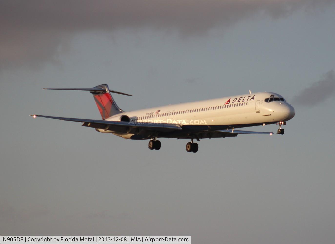 N905DE, 1992 McDonnell Douglas MD-88 C/N 53410, Delta