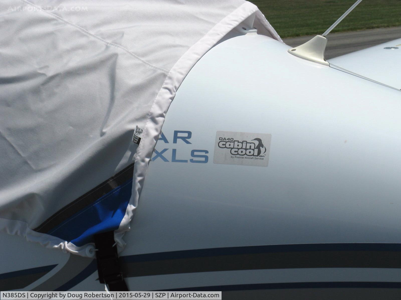 N385DS, Diamond DA-40 XLS Diamond Star C/N 40.1038, Diamond Aircraft Ind. DA40-XLS DIAMOND STAR, Lycoming IO-360-M1A 180 Hp, 'Platinum' version top of the line with many extras, logo for interior air-conditioner
