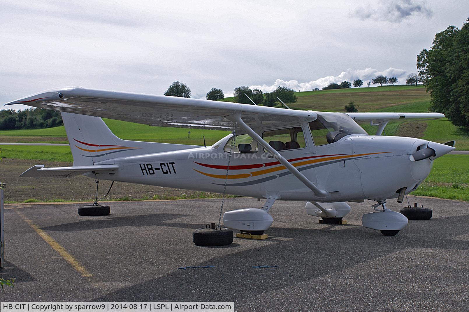 HB-CIT, 1986 Reims 172P Skyhawk II C/N 2248, new paint-scheme after rebuild