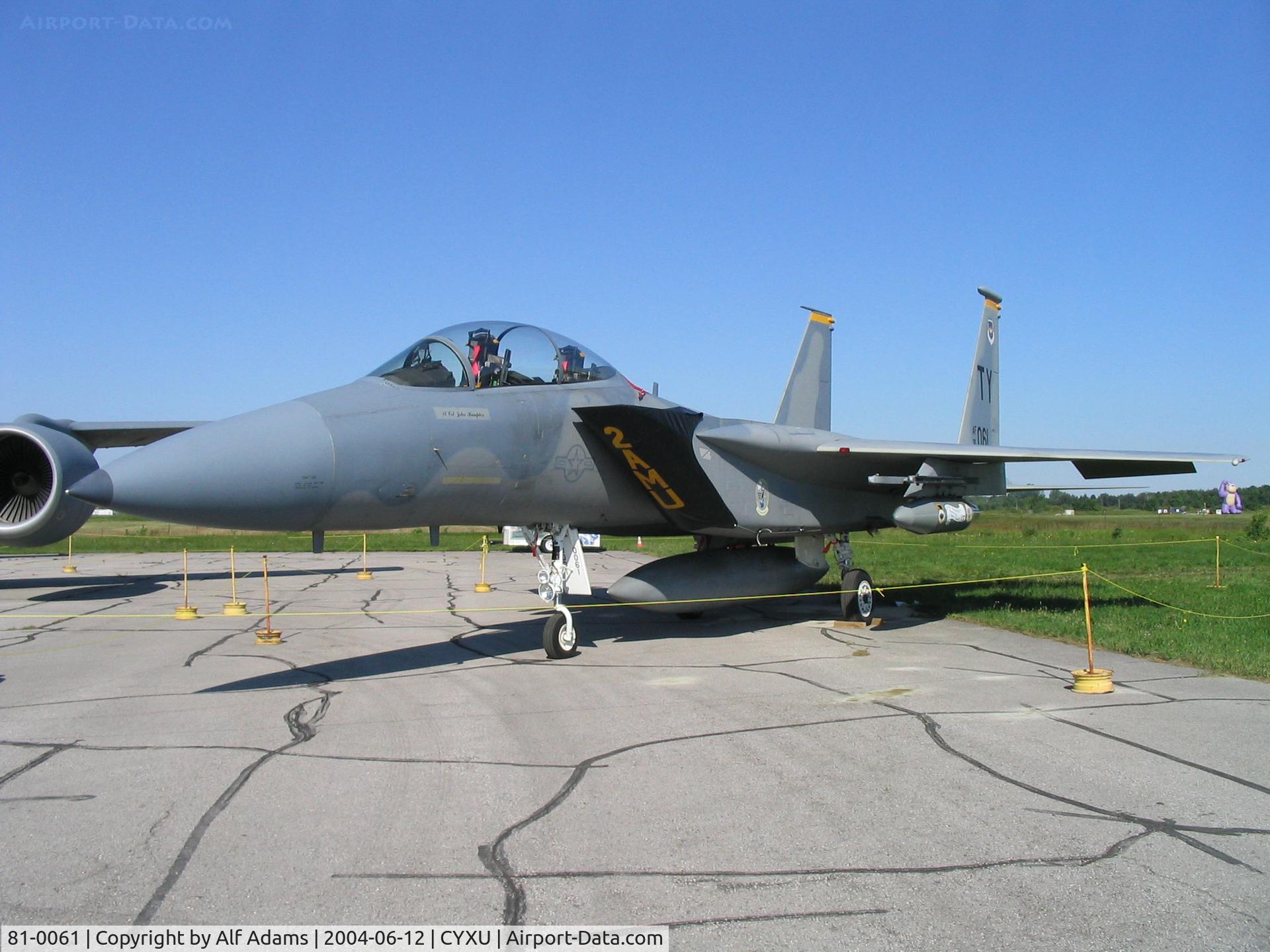 81-0061, 1981 McDonnell Douglas F-15D Eagle C/N 0736/D034, At the 2004 airshow at London, Ontario, Canada.