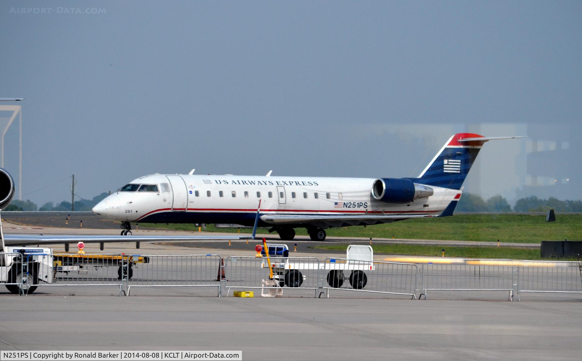N251PS, 2004 Bombardier CRJ-200ER (CL-600-2B19) C/N 7931, Taxi CLT