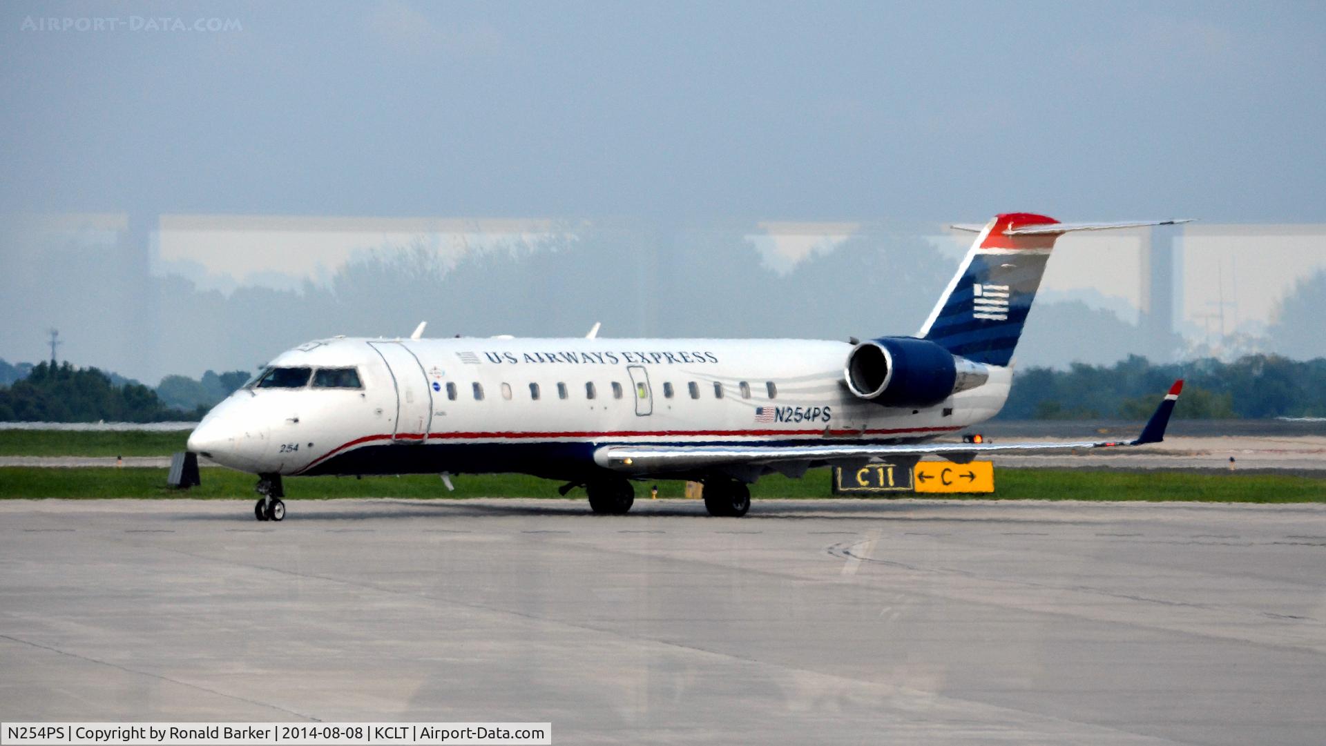 N254PS, 2004 Bombardier CRJ-200ER (CL-600-2B19) C/N 7935, Taxi CLT