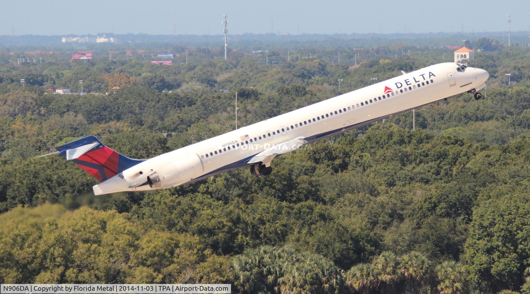 N906DA, 1995 McDonnell Douglas MD-90-30 C/N 53386, Delta