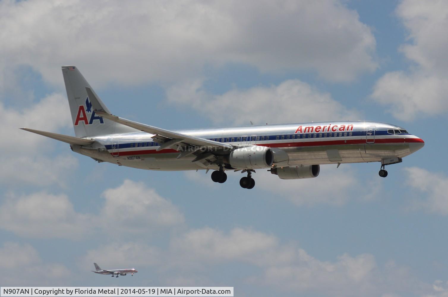 N907AN, 1999 Boeing 737-823 C/N 29509, American