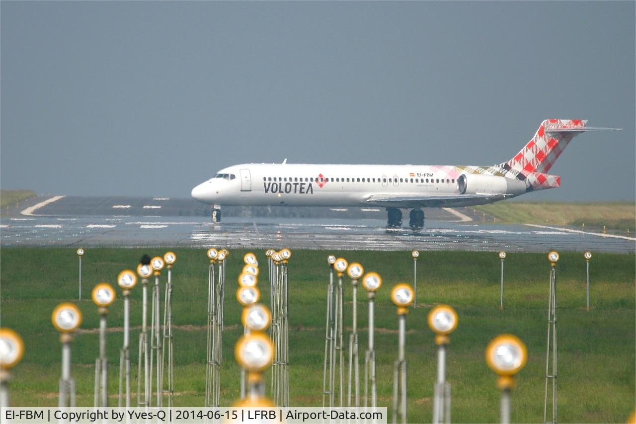 EI-FBM, 2005 Boeing 717-200 C/N 55192, Boeing 717-200, Lining up prior take off Rwy 25L, Brest-Bretagne Airport (LFRB-BES)