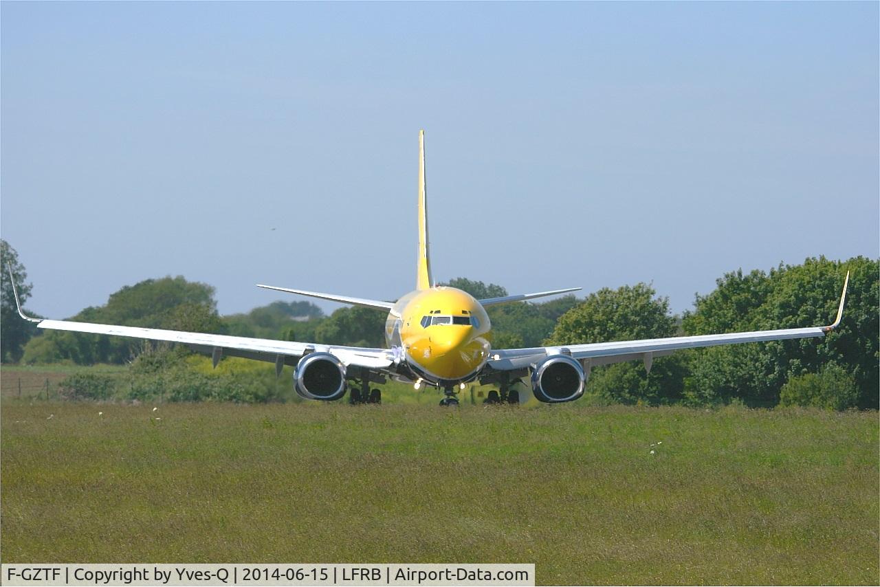F-GZTF, 1999 Boeing 737-73S C/N 29081, Boeing 737-73S, Lining up prior Take off rwy 25L, Brest-Bretagne Airport (LFRB-BES)