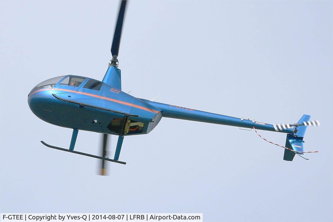 F-GTEE, Robinson R44 Raven II C/N 12760, Robinson R-44 Raven II, Short approach Brest-Bretagne airport (LFRB-BES)