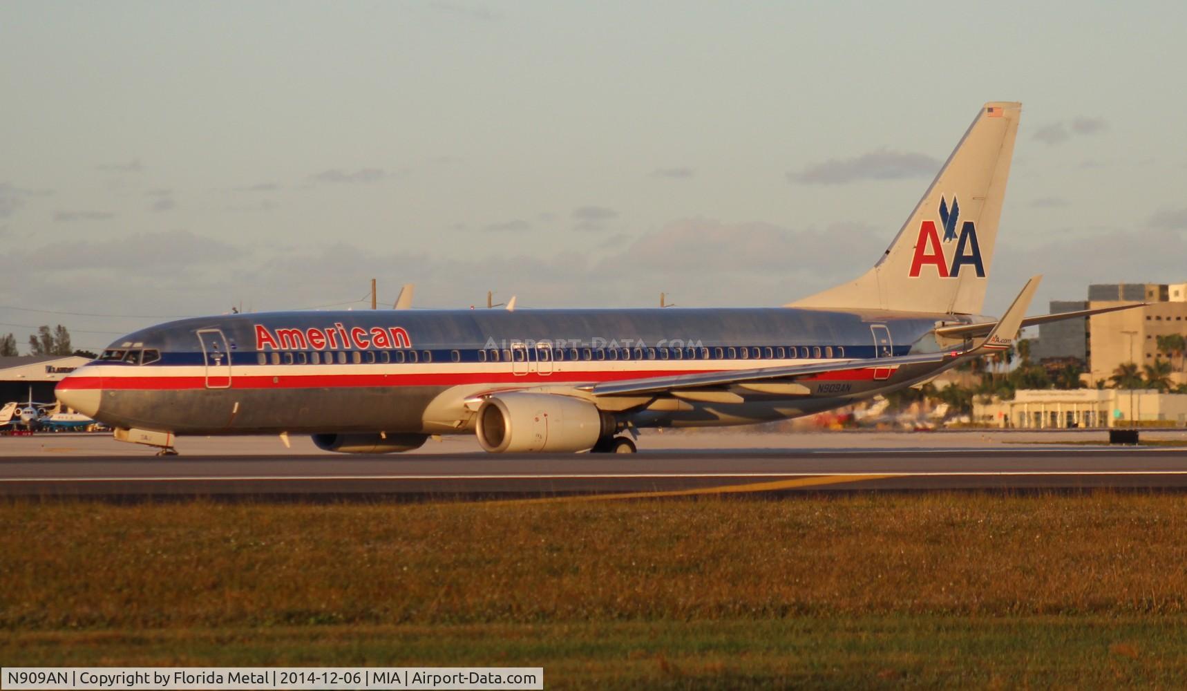 N909AN, 1999 Boeing 737-823 C/N 29511, American