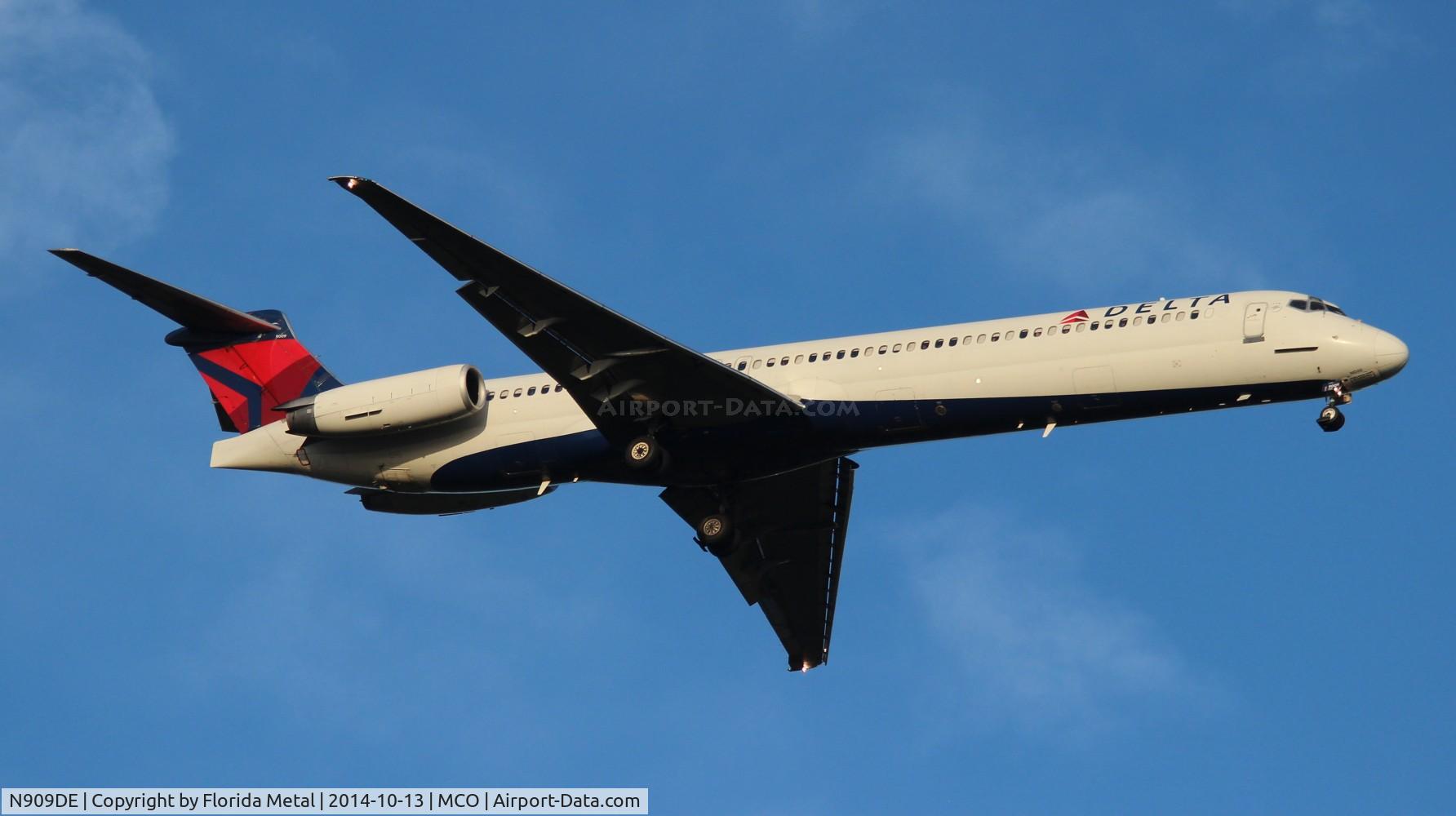 N909DE, 1992 McDonnell Douglas MD-88 C/N 53418, Delta