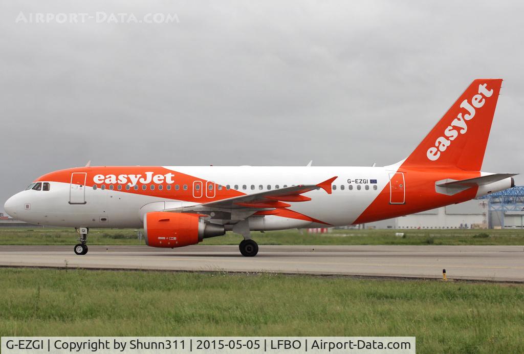 G-EZGI, 2011 Airbus A319-111 C/N 4693, Taxiing to the Terminal in new c/s