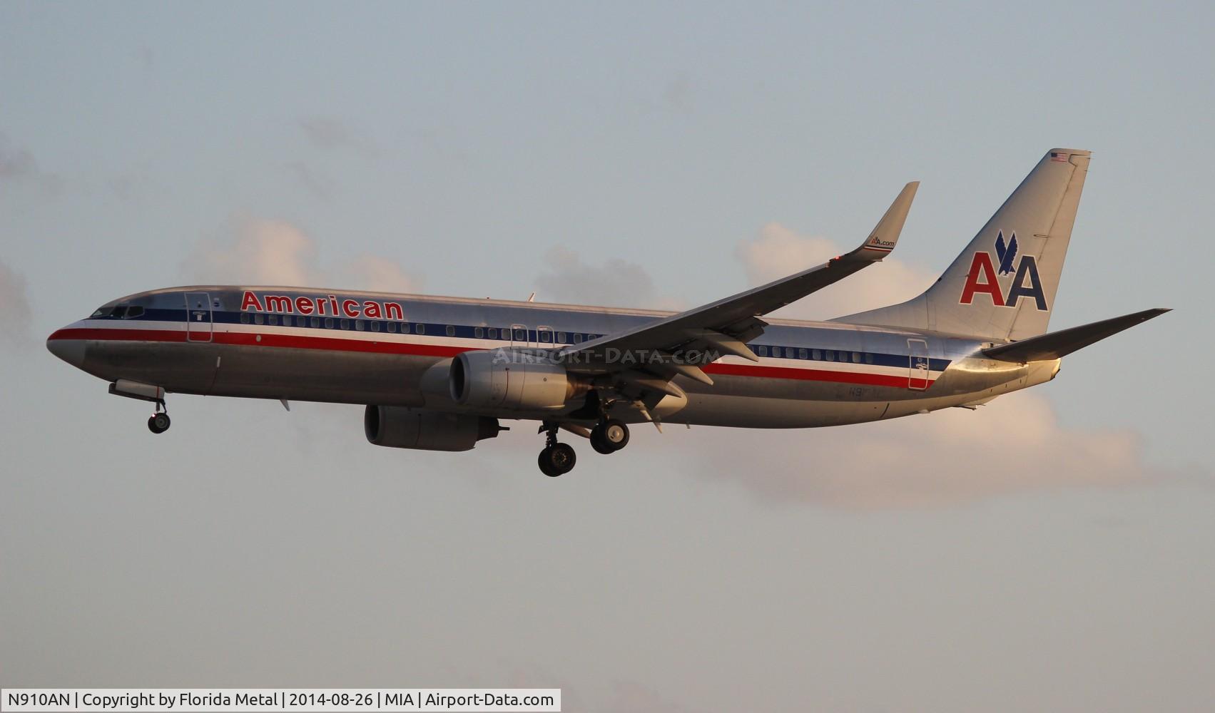 N910AN, 1999 Boeing 737-823 C/N 29512, American