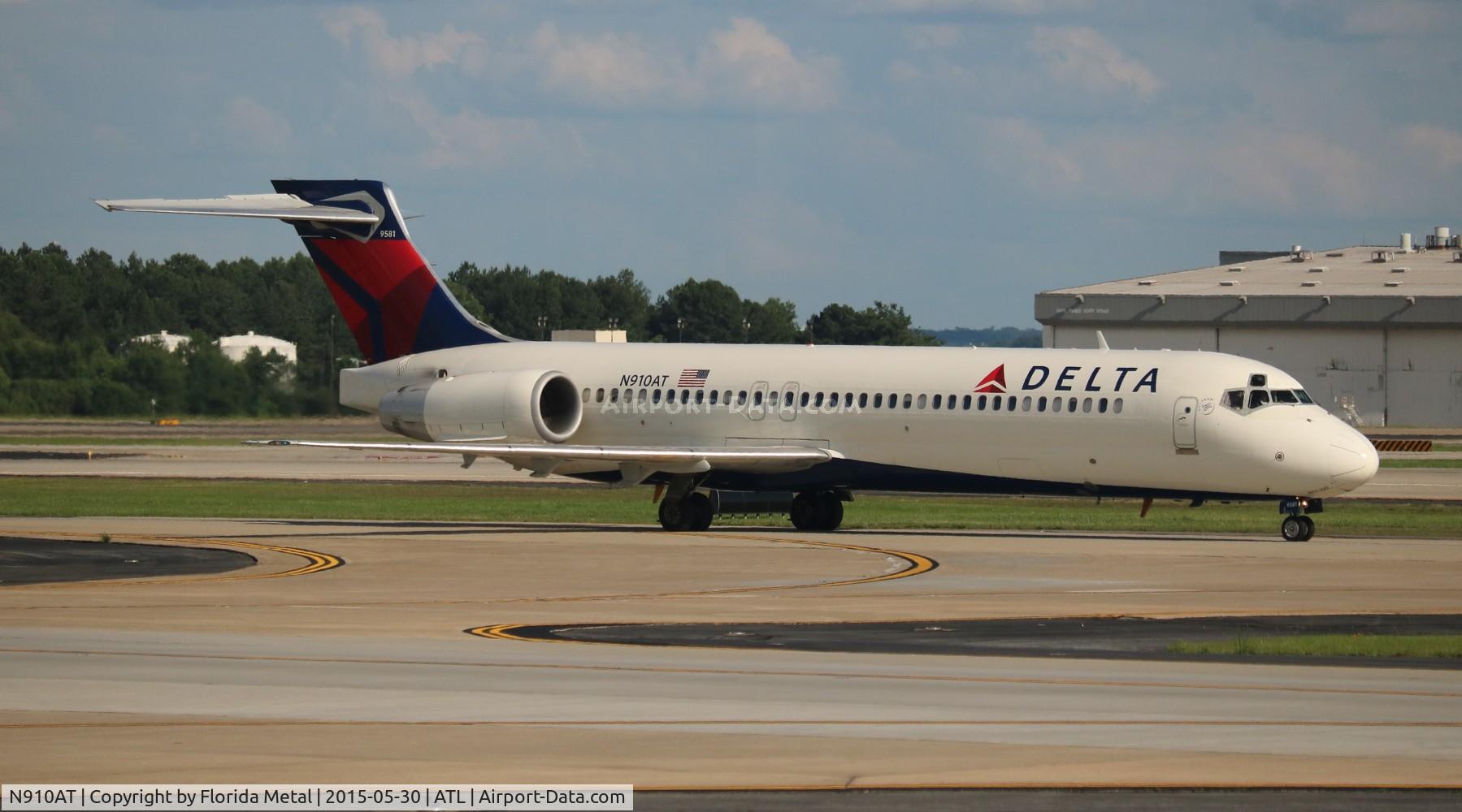 N910AT, 2001 Boeing 717-200 C/N 55086, Delta