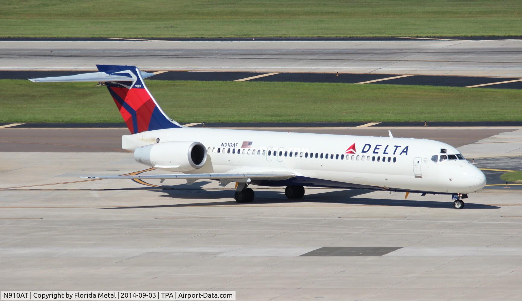 N910AT, 2001 Boeing 717-200 C/N 55086, Delta 717