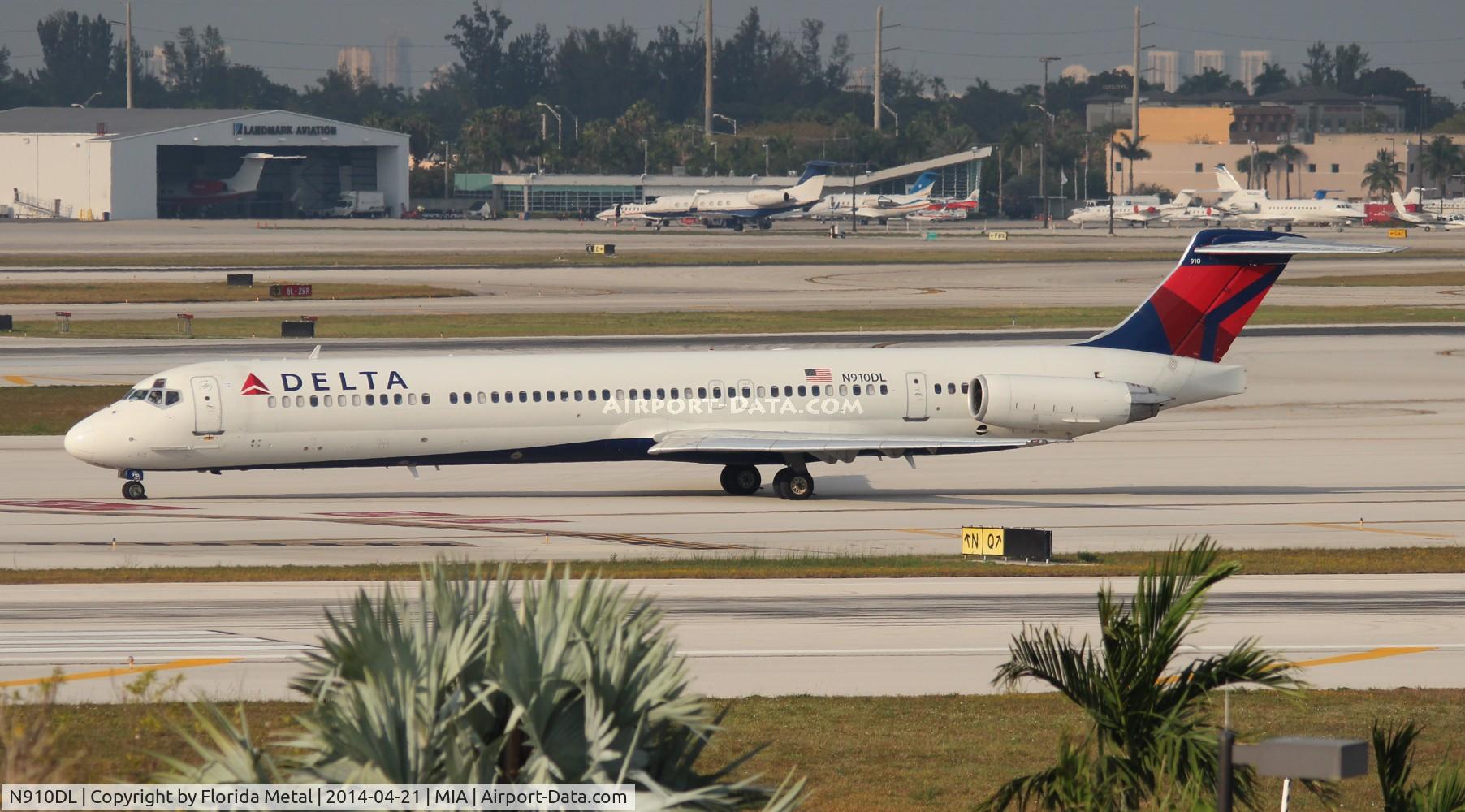 N910DL, 1987 McDonnell Douglas MD-88 C/N 49541, Delta