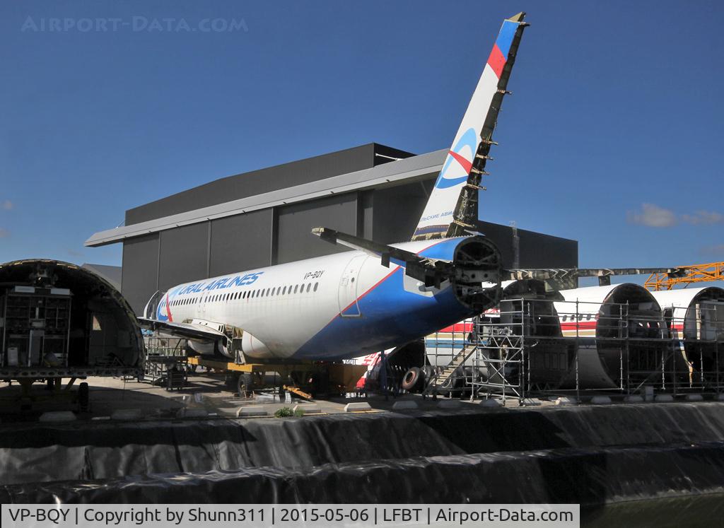 VP-BQY, 1990 Airbus A320-211 C/N 140, Scrapping process very engaged...