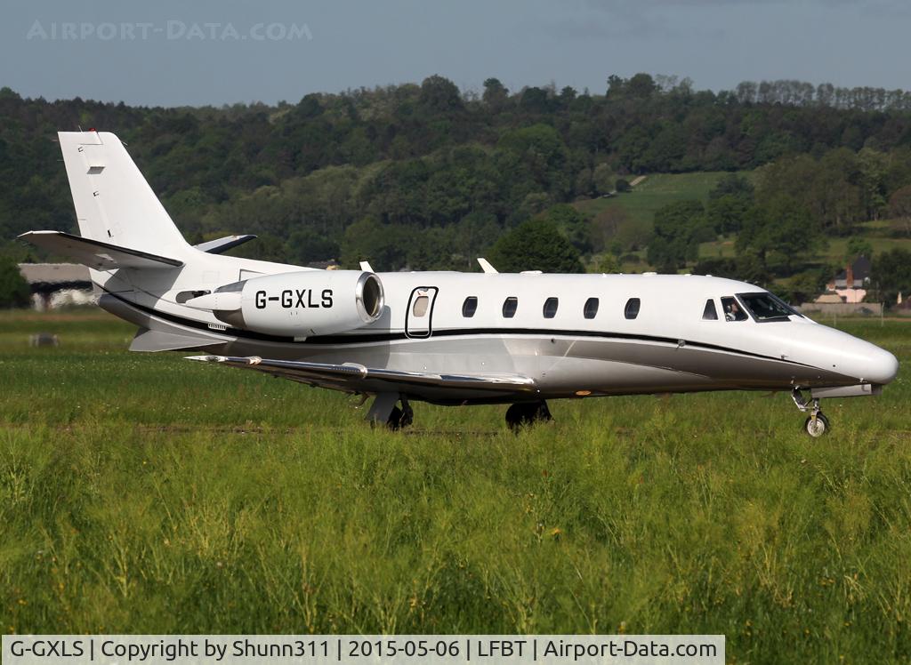 G-GXLS, 2005 Cessna 560XLS Citation Excel C/N 560-5608, Taxiing to the Terminal