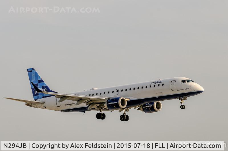 N294JB, 2008 Embraer ERJ-190-100 IGW 190AR C/N 19000185, Ft. Lauderdale