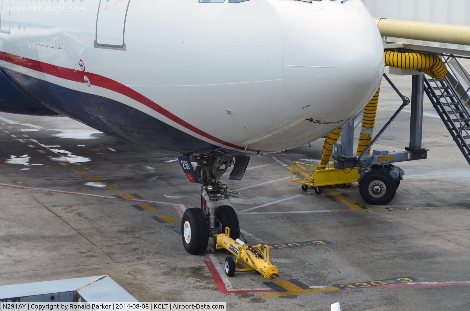 N291AY, 2014 Airbus A330-243 C/N 1502, Nose gear CLT