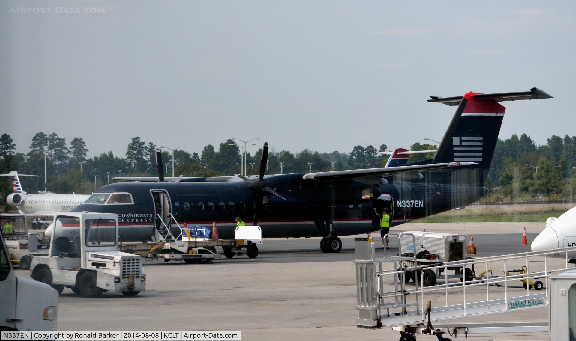 N337EN, 1991 De Havilland Canada DHC-8-311 Dash 8 C/N 284, At the gate CLT