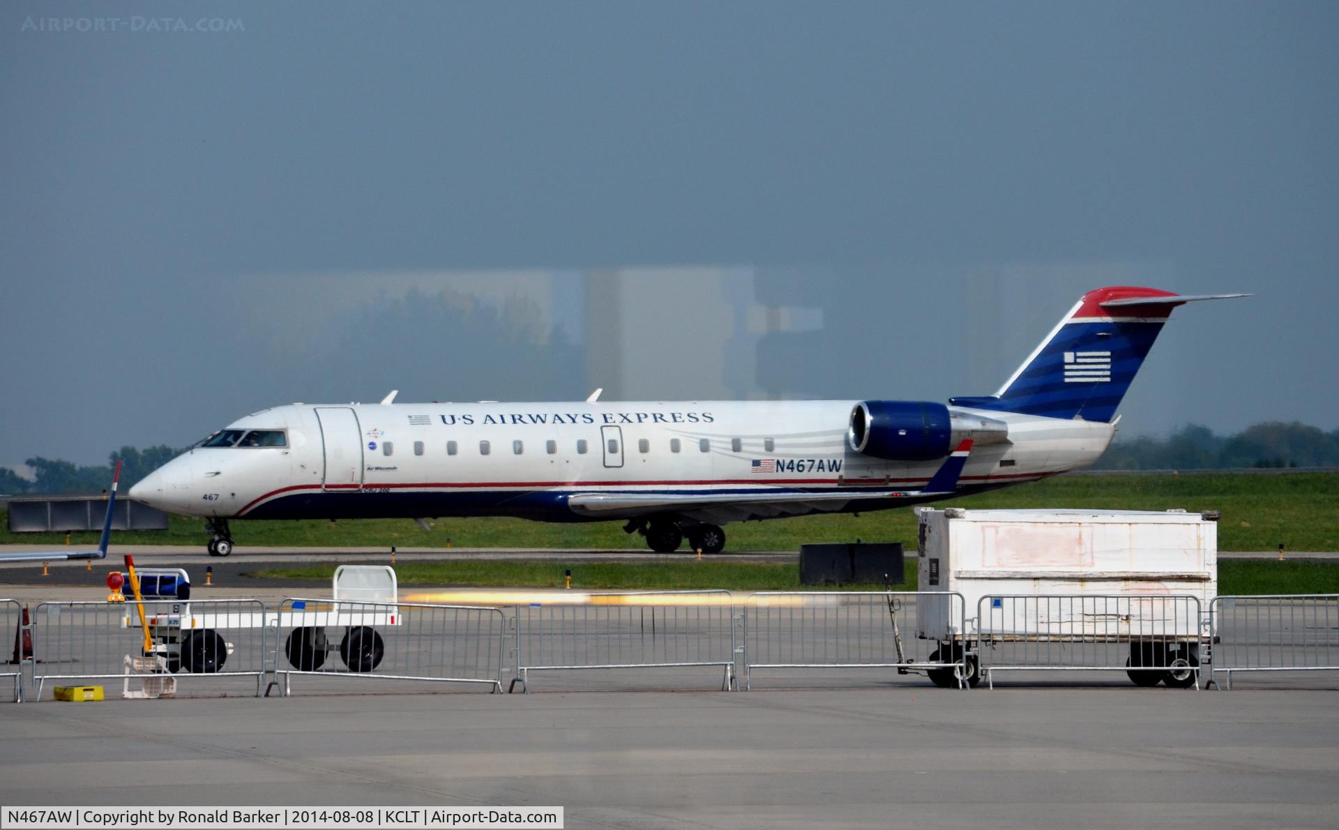 N467AW, Bombardier CRJ-200ER (CL-600-2B19) C/N 7900, Taxi CLT