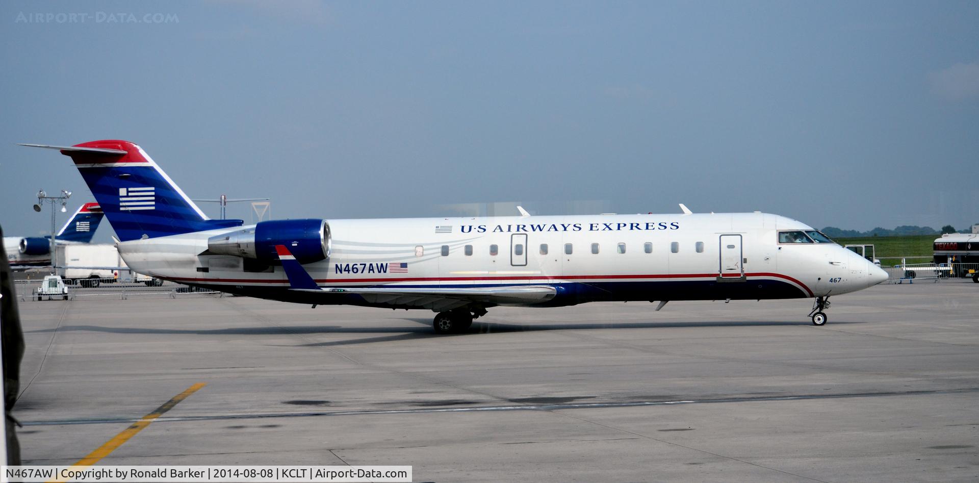 N467AW, Bombardier CRJ-200ER (CL-600-2B19) C/N 7900, Taxi CLT